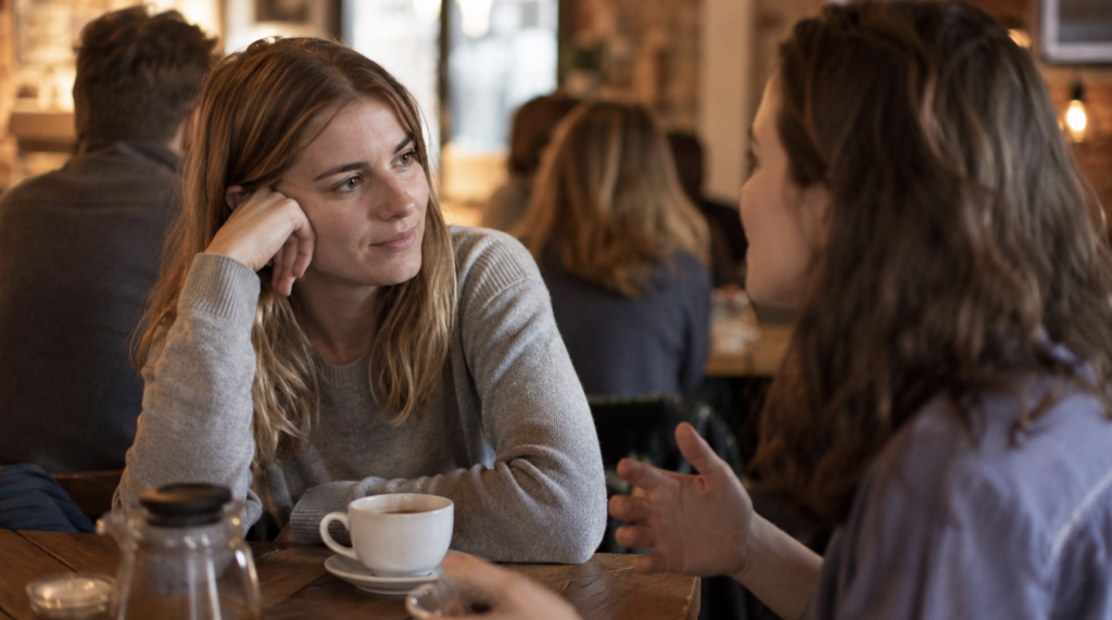 Two people in conversation showing that you hear better when you look at the speaker